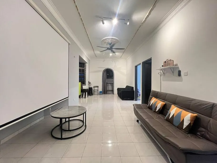 Ferienhaus Homestay Corner House Taman Daya Near Austin Adda Height Johor Bahru