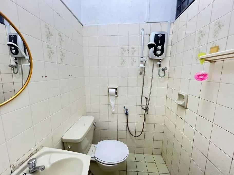 Homestay Corner House Taman Daya Near Austin Adda Height Johor Bahru Ma­lay­sia