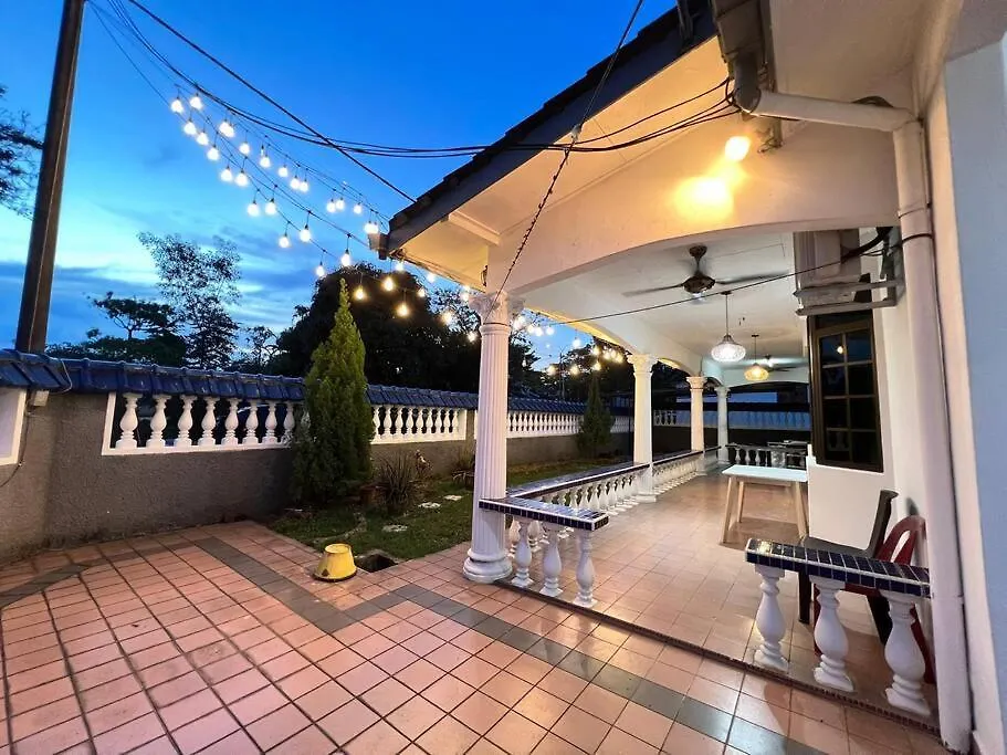 Homestay Corner House Taman Daya Near Austin Adda Height Johor Bahru