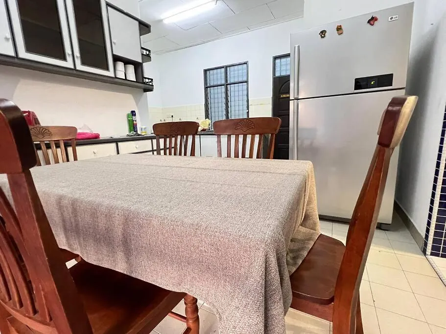 Ferienhaus Homestay Corner House Taman Daya Near Austin Adda Height Johor Bahru