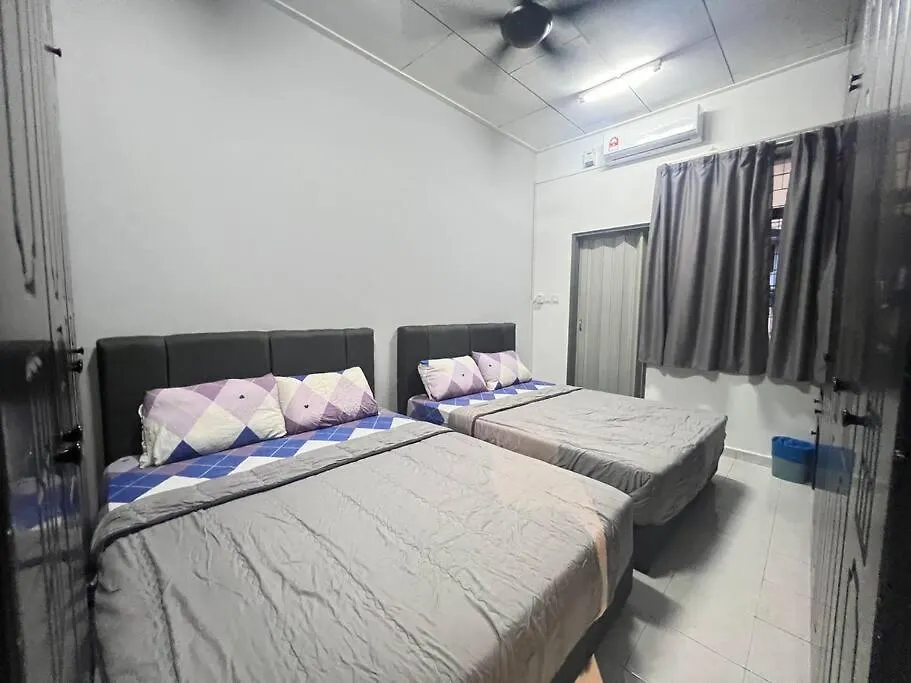 Ferienhaus Homestay Corner House Taman Daya Near Austin Adda Height Johor Bahru Ma­lay­sia